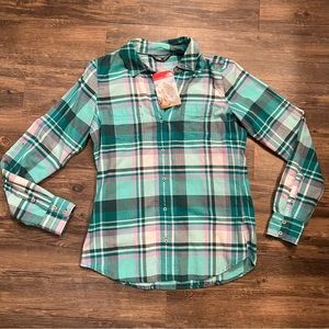 The North Face Women’s Medium Button Up Long Sleeve NWT